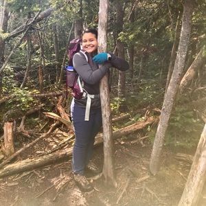 Meet your Posher, Yisbely